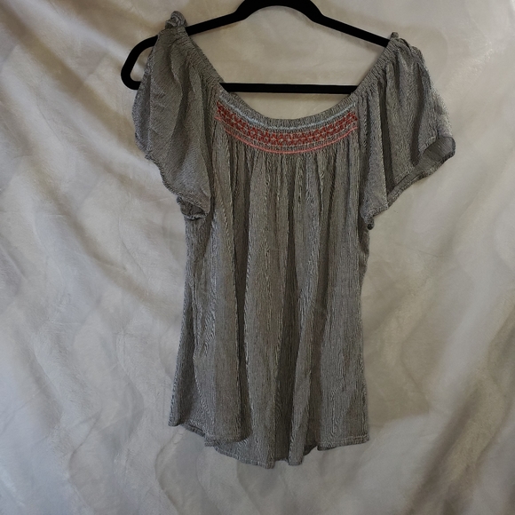 Maurices off shoulder top - Picture 2 of 2